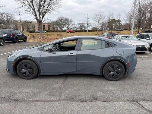 2025 Toyota Prius Plug-In Hybrid SE