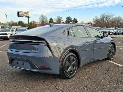 2025 Toyota Prius Plug-In Hybrid SE