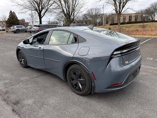 2025 Toyota Prius Plug-In Hybrid SE