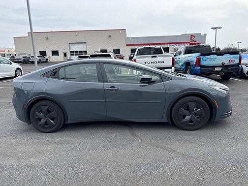 2025 Toyota Prius Plug-In Hybrid SE