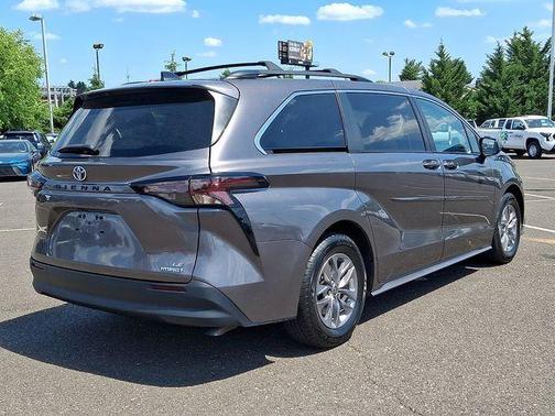 Predawn Gray Mica 2023 Toyota Sienna LE