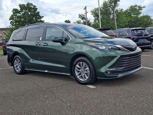 Cypress 2025 Toyota Sienna XLE