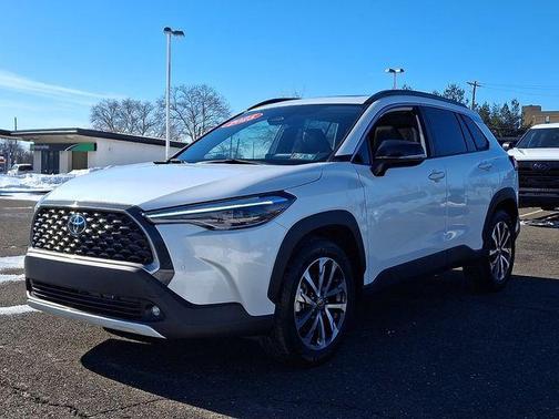 2025 Toyota Corolla Cross XLE