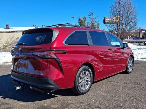 2022 Toyota Sienna XLE