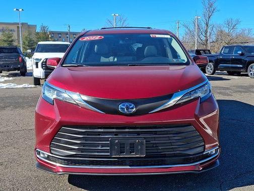 2022 Toyota Sienna XLE