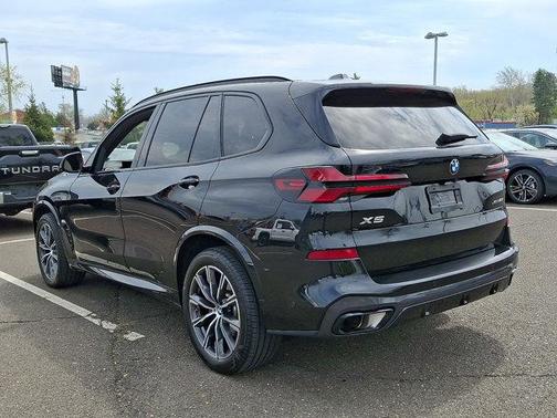 Black Sapphire Metallic 2024 BMW X5 xDrive40i