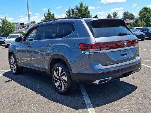 Platinum Gray Metallic 2025 Volkswagen Atlas 2.0T SE w/Technology