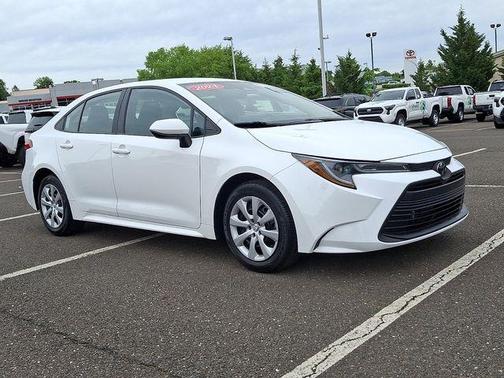 Ice 2024 Toyota Corolla LE