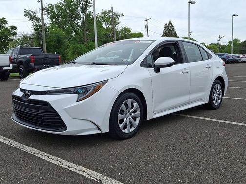 Ice 2024 Toyota Corolla LE