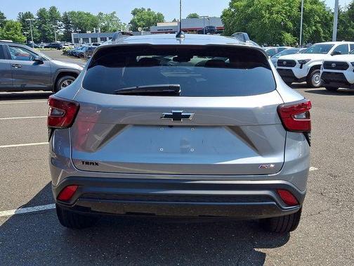 Sterling Gray Metallic 2024 Chevrolet Trax 2RS