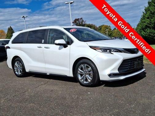 2023 Toyota Sienna Platinum 7 passenger