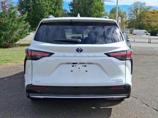2023 Toyota Sienna Platinum 7 passenger