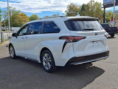 2023 Toyota Sienna Platinum 7 passenger