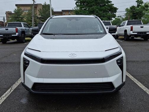 Wind Chill Pearl 2026 Toyota bZ XLE Plus FWD