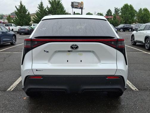 Wind Chill Pearl 2026 Toyota bZ XLE Plus FWD