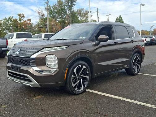 Deep Bronze Metallic 2022 Mitsubishi Outlander SEL