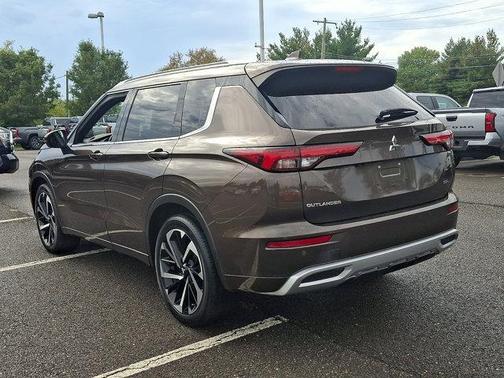 Deep Bronze Metallic 2022 Mitsubishi Outlander SEL