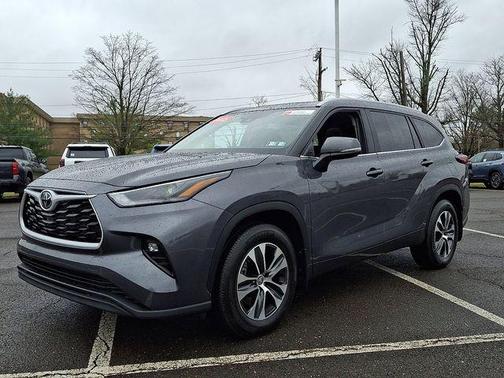 2025 Toyota Highlander XLE