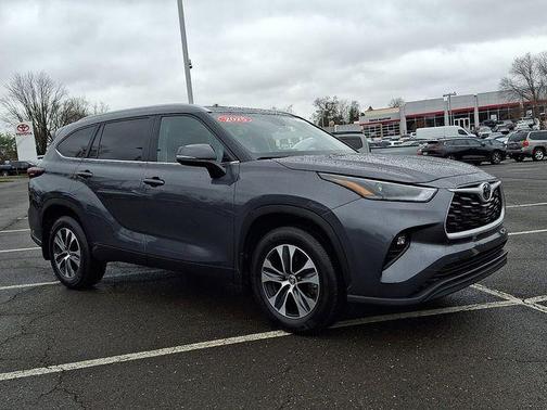 2025 Toyota Highlander XLE