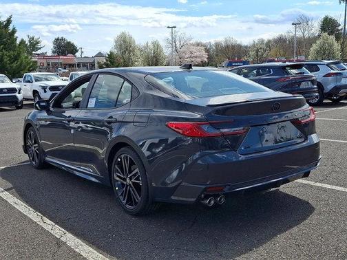 UNDERGROUND 1L7 2026 Toyota Camry XSE