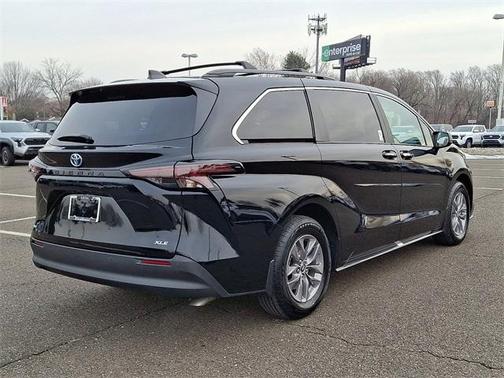 2025 Toyota Sienna XLE