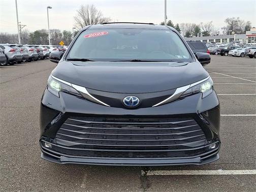 2025 Toyota Sienna XLE