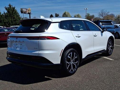 2025 Toyota Crown Signia XLE