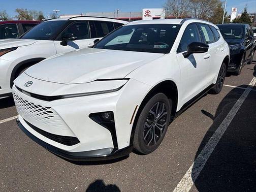 2025 Toyota Crown Signia XLE