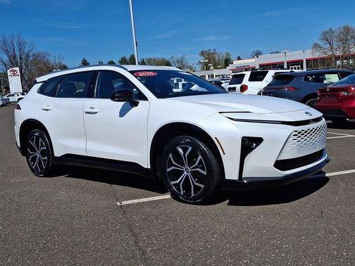 2025 Toyota Crown Signia XLE