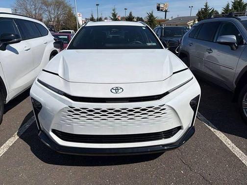 2025 Toyota Crown Signia XLE