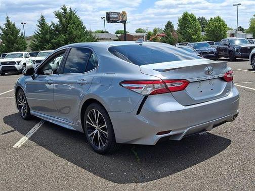 Celestial Silver Metallic 2020 Toyota Camry SE