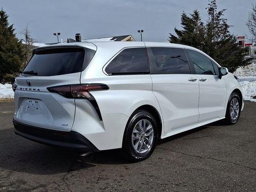 2025 Toyota Sienna XLE