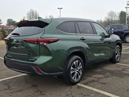2025 Toyota Highlander XLE