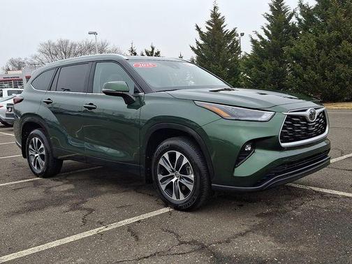 2025 Toyota Highlander XLE