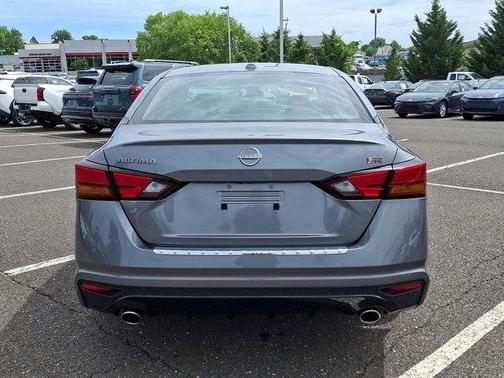 Gun Metallic 2023 Nissan Altima 2.5 SR