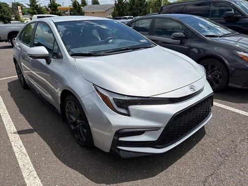 Classic Silver Metallic 2025 Toyota Corolla SE