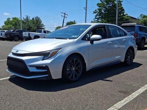 Classic Silver Metallic 2025 Toyota Corolla SE