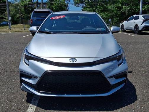 Classic Silver Metallic 2025 Toyota Corolla SE
