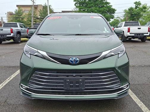 Cypress 2025 Toyota Sienna Platinum 7 Passenger