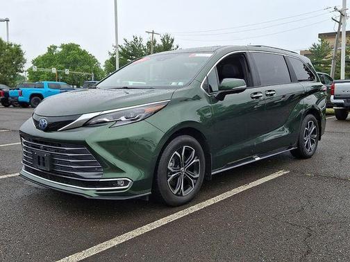 Cypress 2025 Toyota Sienna Platinum 7 Passenger