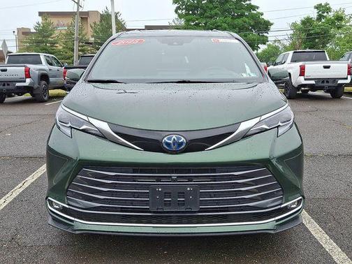 Cypress 2025 Toyota Sienna Platinum 7 Passenger