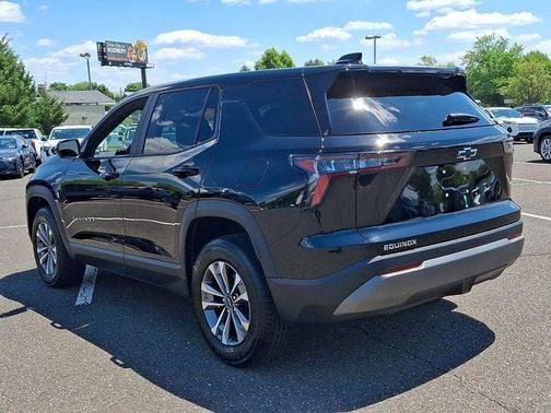 Mosaic Black Metallic 2026 Chevrolet Equinox LT