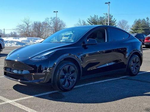 2025 Tesla Model Y Long Range