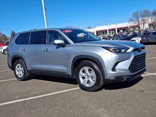 2025 Toyota Grand Highlander LE