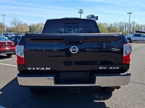 Magnetic Black Metallic 2019 Nissan Titan SV