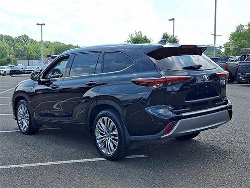 2024 Toyota Highlander Platinum
