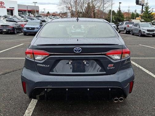 UNDERGROUND 1L7 2025 Toyota Corolla Hybrid SE