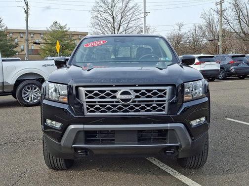 2024 Nissan Frontier SV