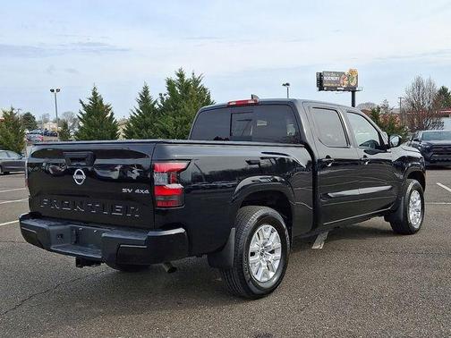 2024 Nissan Frontier SV