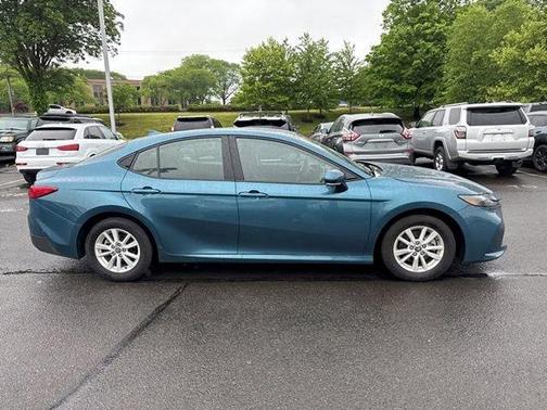 Ocean 2025 Toyota Camry LE